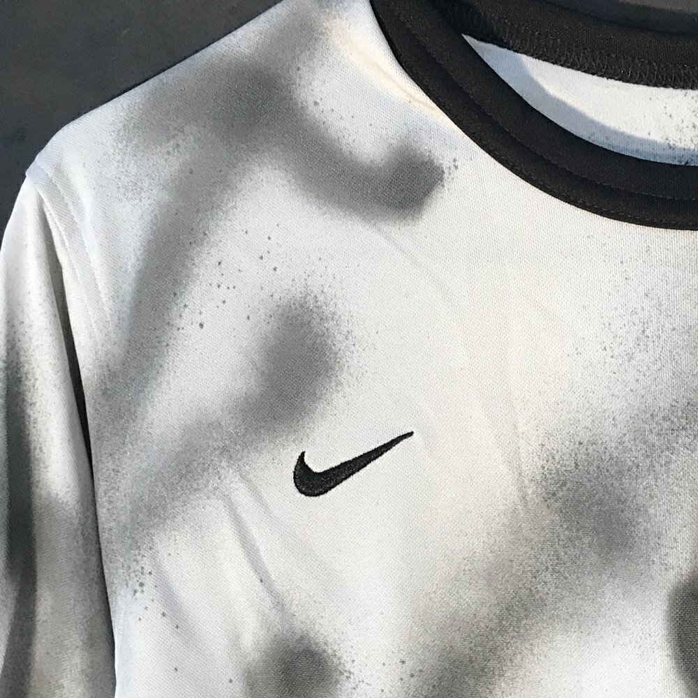 NWT NIKE Futbol Soccer Spay Paint Activewear Athletic Workout Jersey - Picture 7 of 12